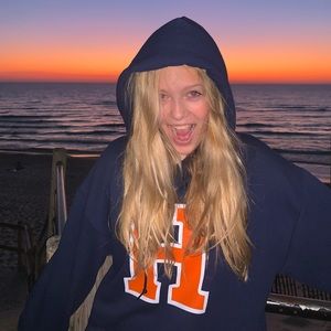 Meet your Posher, Maya